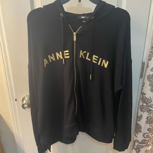 ⭐️NWT Anne Klein lightweight zip up hooded sweatshirt